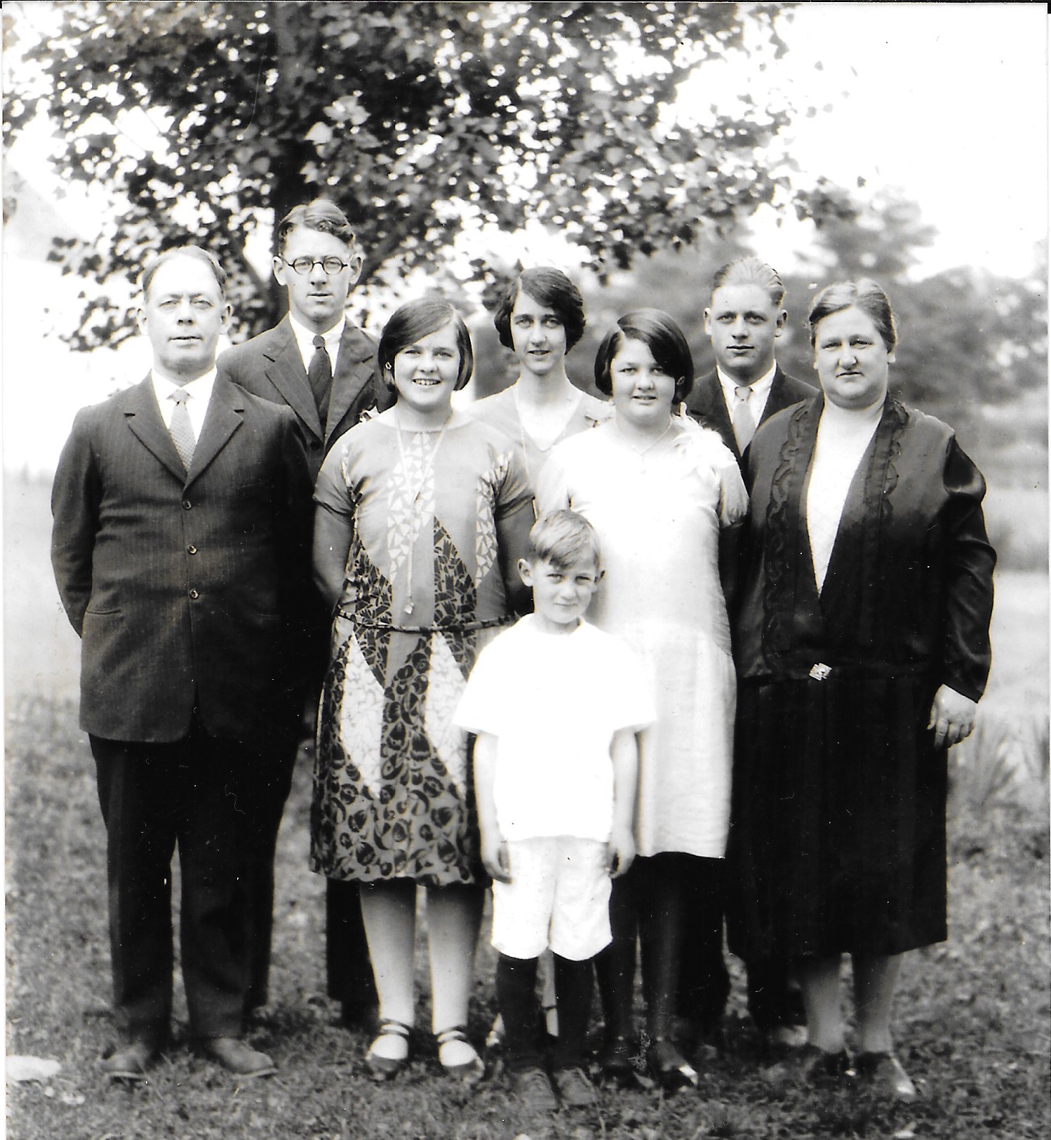 Ernest Hinkley and family in September 1928